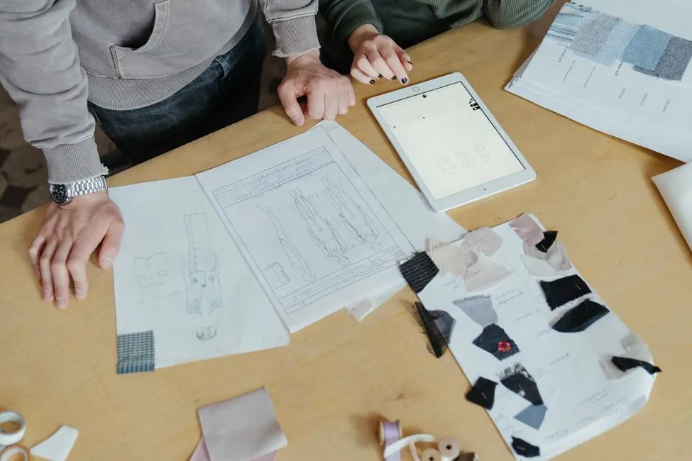 Desenvolvedores trabalhando com inteligência artificial